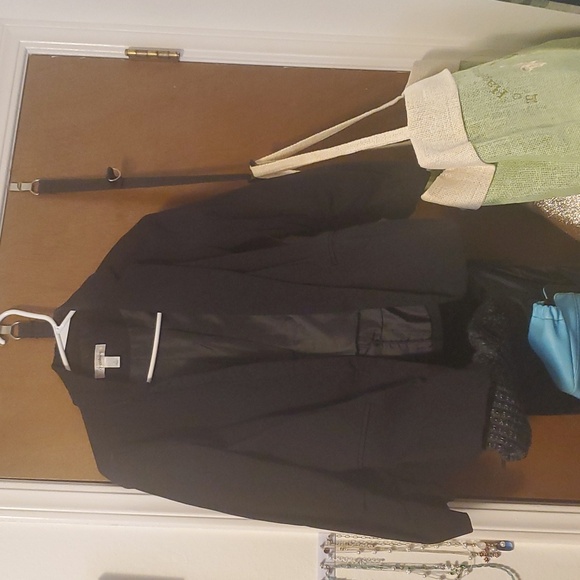 Blazer - Picture 1 of 5